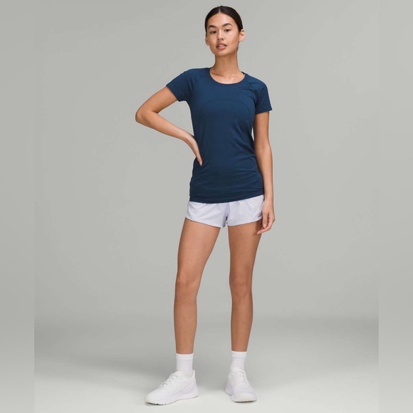 Lululemon Hotty Hot Low-Rise Lined Short 2.5
